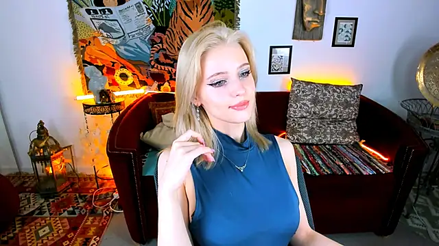 LeonaStane online show from November 7, 2025, 5:06 pm