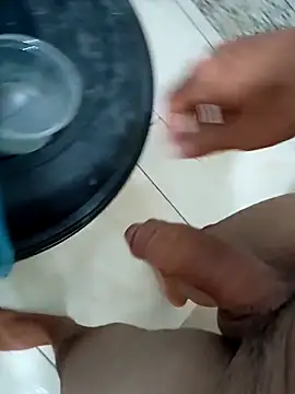 garoto-pirocudo online show from March 14, 2025, 3:37 am