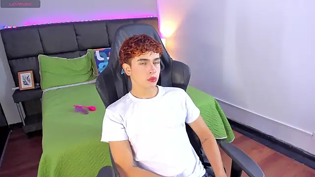 Aiiden 15 online show from December 18, 2025, 12:42 pm