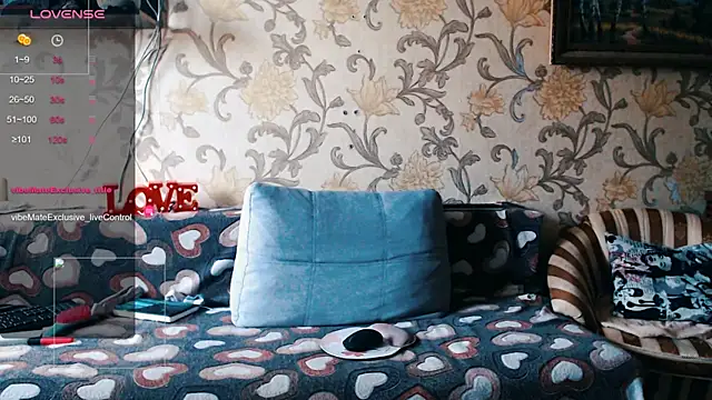 JennyStormy online show from November 9, 2025, 8:51 am