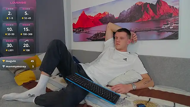 Ryker Seen online show from March 16, 2025, 4:52 am