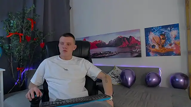 Ryker Seen online show from February 13, 2025, 5:44 pm