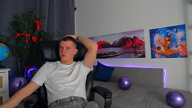 Ryker Seen online show from February 15, 2025, 7:39 pm