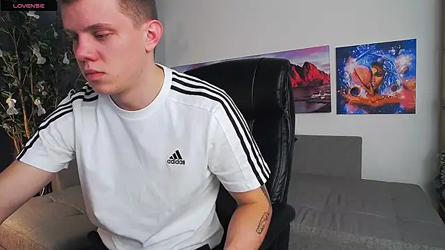 Ryker Seen online show from March 22, 2025, 7:20 pm