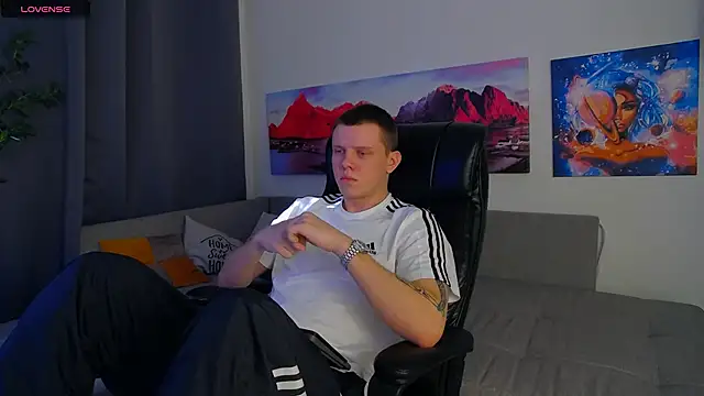 Ryker Seen online show from March 6, 2025, 10:09 am