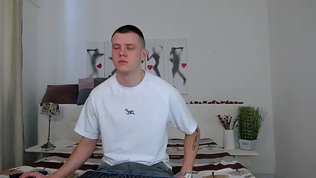 Ryker Seen online show from February 12, 2025, 7:23 am