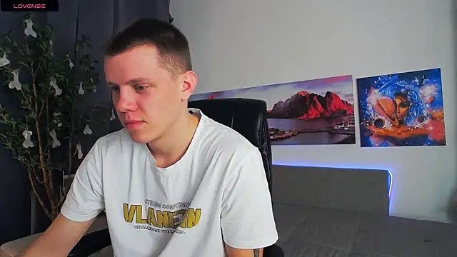 Ryker Seen online show from March 19, 2025, 2:27 am