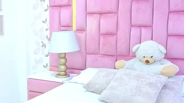 ArianaFranco online show from July 18, 2026, 12:58 pm
