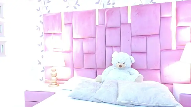 ArianaFranco online show from August 1, 2026, 1:09 pm