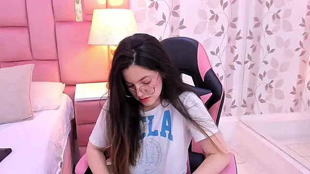 Snapshot of ArianaFranco chatting on December 13, 2025, 9:43 pm ArianaFranco online show from December 13, 2025, 9:43 pm