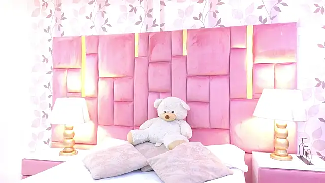 ArianaFranco online show from July 12, 2026, 1:23 pm