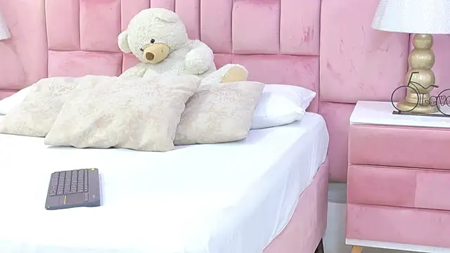 ArianaFranco online show from July 15, 2026, 12:56 pm