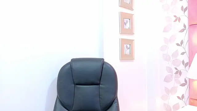 ArianaFranco online show from May 1, 2026, 1:16 pm