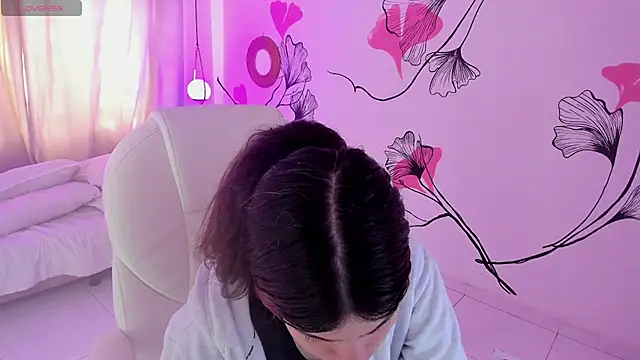 Isabela Fiorelli online show from May 2, 2026, 1:49 pm