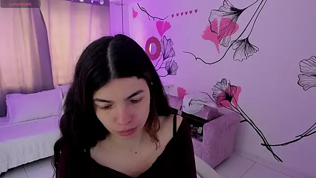 Isabela Fiorelli online show from May 7, 2026, 1:47 pm