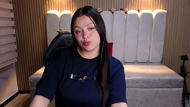 Cute Angell  online show from April 22, 2026, 3:02 am
