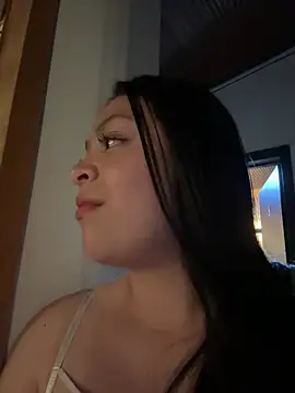 Cute Angell  online show from May 5, 2026, 3:31 am