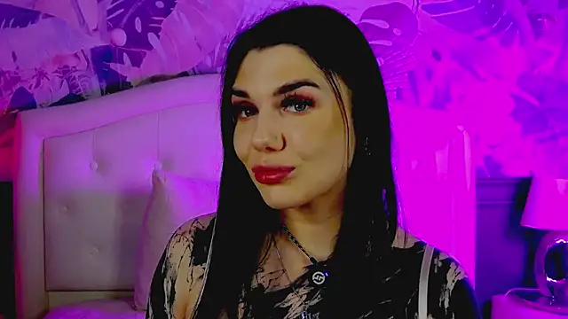 MaeveMoon online show from June 9, 2026, 10:33 pm