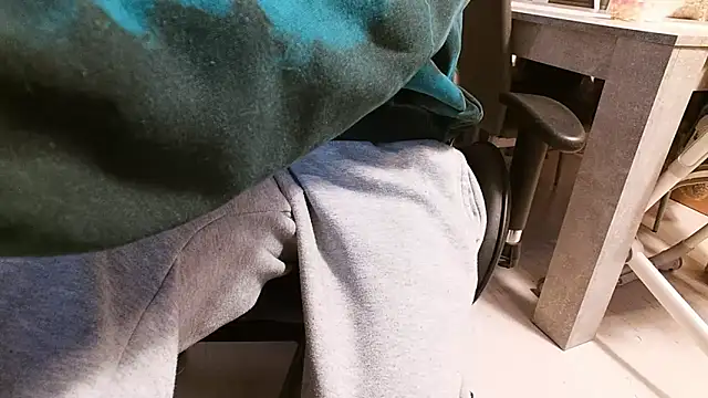 ademandjulia online show from March 21, 2026, 9:08 pm