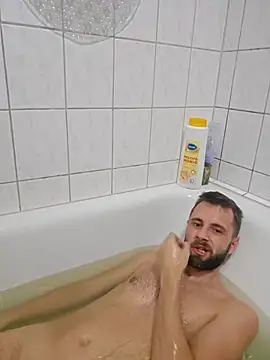 ademandjulia online show from January 9, 2026, 6:37 pm