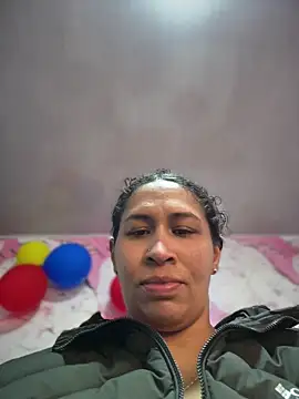 Snapshot of Carola-Ross chatting on July 10, 2026, 2:06 pm Carola-Ross online show from July 10, 2026, 2:06 pm