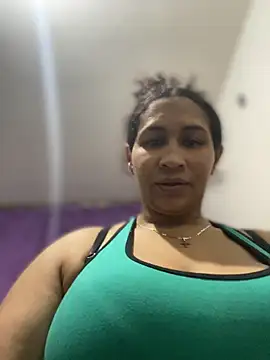 Snapshot of Carola-Ross chatting on July 16, 2026, 1:24 am Carola-Ross online show from July 16, 2026, 1:24 am