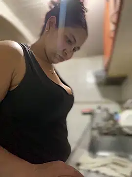 Carola-Ross online show from November 12, 2025, 5:28 pm