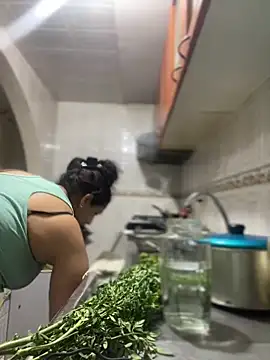 Carola-Ross online show from March 9, 2026, 7:39 pm