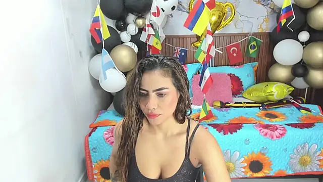 Snapshot of Holly_22 chatting on July 3, 2026, 11:06 am Holly 22 online show from July 3, 2026, 11:06 am