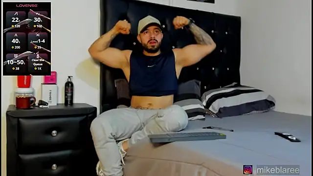 Snapshot of mikeblaree chatting on March 18, 2026, 6:53 pm mikeblaree online show from March 18, 2026, 6:53 pm