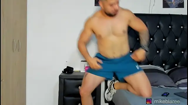 Snapshot of mikeblaree chatting on February 13, 2026, 5:46 pm mikeblaree online show from February 13, 2026, 5:46 pm