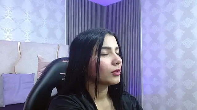 Snapshot of Gaby_tay1 chatting on November 7, 2025, 3:33 am Gaby tay1 online show from November 7, 2025, 3:33 am