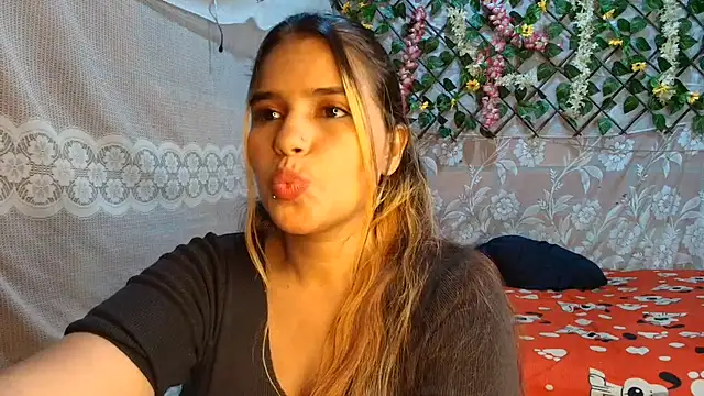 Snapshot of leandro49112 chatting on June 17, 2026, 4:39 pm leandro49112 online show from June 17, 2026, 4:39 pm
