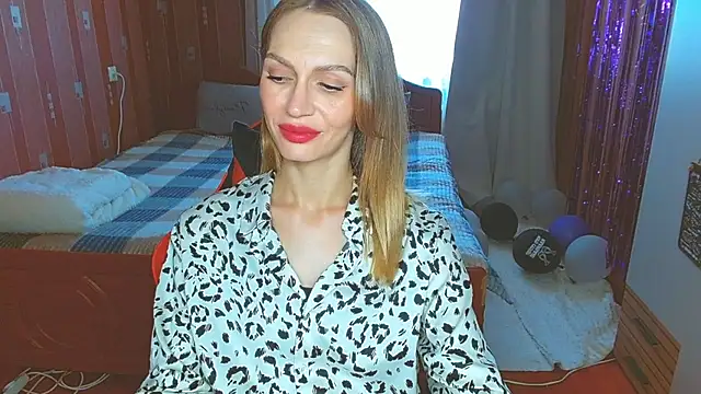 Snapshot of Lady_Sunshine_ chatting on July 17, 2026, 6:43 am Lady Sunshine online show from July 17, 2026, 6:43 am