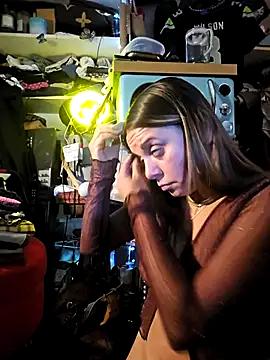 Snapshot of ShysluutGia chatting on May 26, 2026, 2:59 pm ShysluutGia online show from May 26, 2026, 2:59 pm