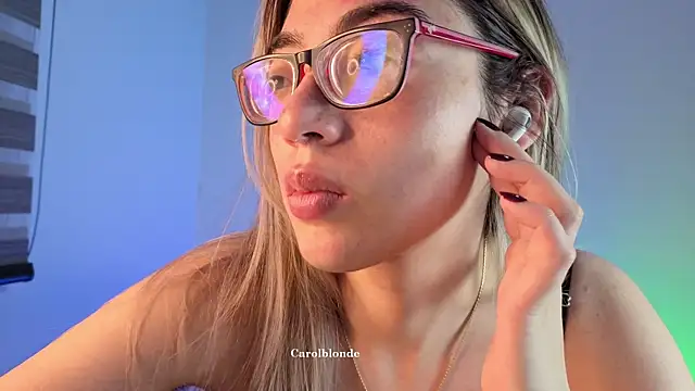 Snapshot of Carolblonde chatting on July 11, 2026, 5:30 am Carolblonde online show from July 11, 2026, 5:30 am