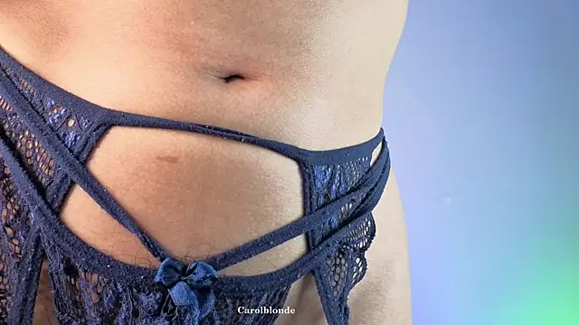 Carolblonde online show from December 17, 2025, 4:50 am