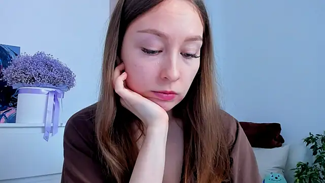 marilinaal online show from October 13, 2025, 7:32 am