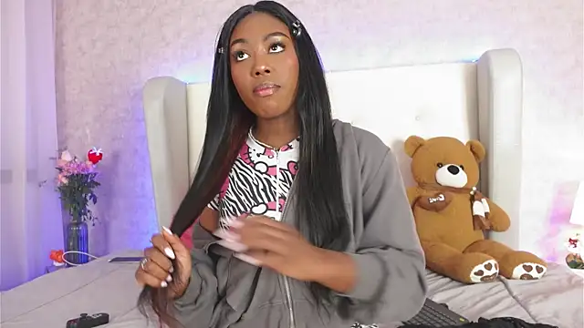 Snapshot of ThianaLopez chatting on November 22, 2025, 9:13 pm ThianaLopez online show from November 22, 2025, 9:13 pm