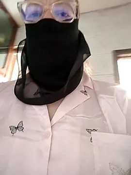 Snapshot of nouhaty chatting on October 11, 2025, 10:27 am nouhaty online show from October 11, 2025, 10:27 am