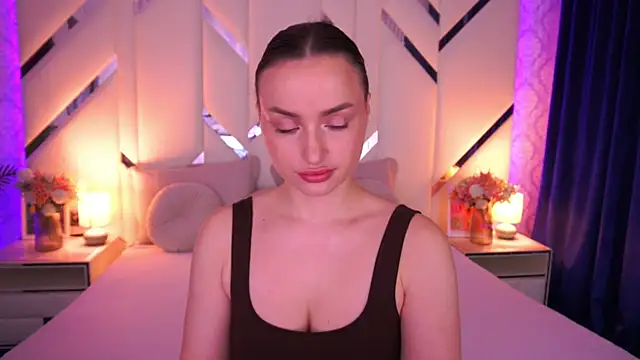 Snapshot of LindsieGreyy chatting on April 9, 2026, 6:04 am LindsieGreyy online show from April 9, 2026, 6:04 am