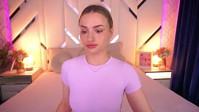 Snapshot of LindsieGreyy chatting on May 17, 2026, 5:51 am LindsieGreyy online show from May 17, 2026, 5:51 am