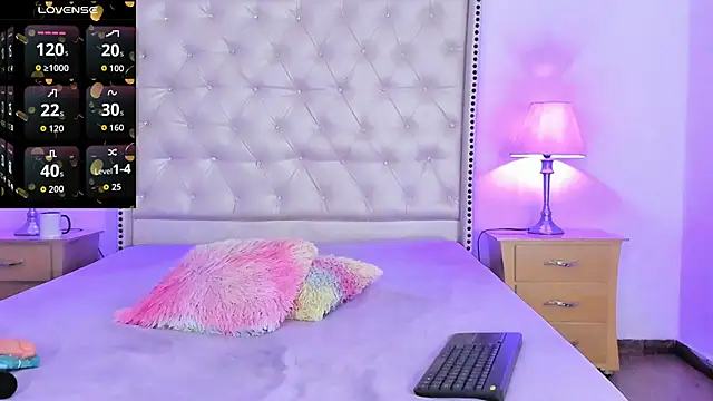 Snapshot of emily_jk chatting on February 14, 2026, 1:11 pm emily jk online show from February 14, 2026, 1:11 pm