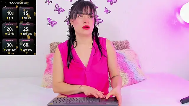 Snapshot of emily_jk chatting on March 3, 2026, 12:23 pm emily jk online show from March 3, 2026, 12:23 pm