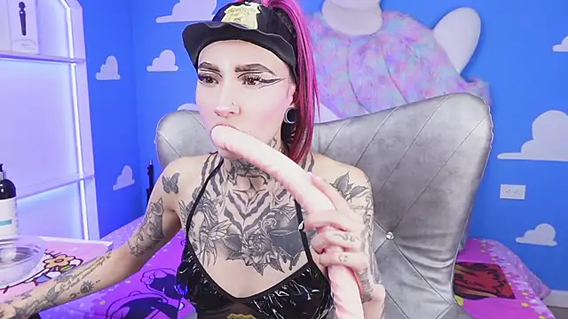 Snapshot of miss___angel chatting on October 14, 2025, 6:08 pm miss angel online show from October 14, 2025, 6:08 pm