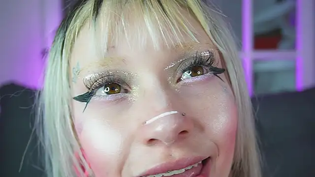 Snapshot of miss___angel chatting on July 2, 2026, 11:05 am miss angel online show from July 2, 2026, 11:05 am
