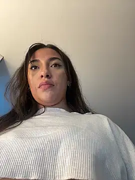Snapshot of KarolVega- chatting on February 25, 2025, 6:12 pm KarolVega- online show from February 25, 2025, 6:12 pm