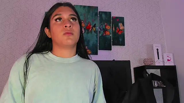 Selena fox7 online show from October 19, 2025, 4:04 am