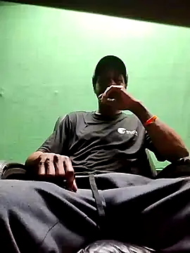 BrownSkinGuy420 online show from February 8, 2025, 5:18 pm