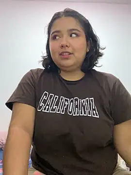 emyrose2 online show from March 14, 2025, 2:10 am
